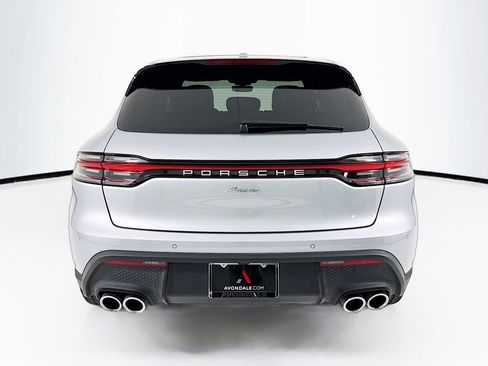 Certified 2025 Porsche Macan AWD/4WD image 10