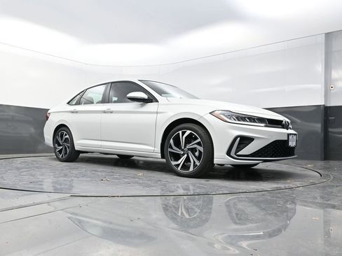 New 2026 Volkswagen Jetta SEL FWD image 21