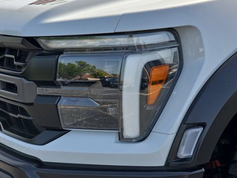 Used 2025 Ford F150 Raptor AWD/4WD image 28