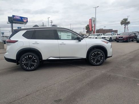 New 2026 Nissan Rogue Platinum w/ Platinum Premium Package AWD/4WD image 2