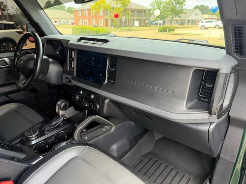 Used 2024 Ford Bronco Everglades AWD/4WD image 23