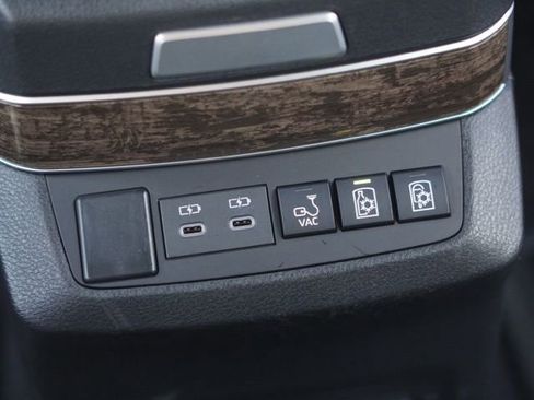 Certified 2025 Toyota Sienna Platinum AWD/4WD image 44