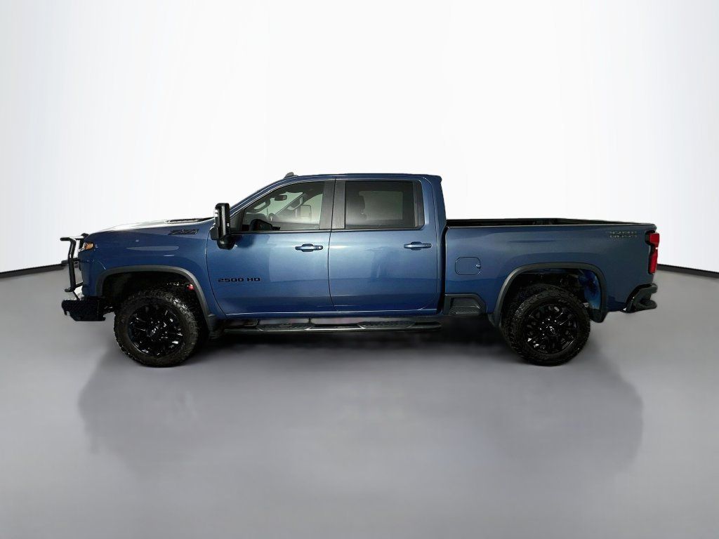 Used 2025 Chevrolet Silverado 2500 LT w/ Trail Boss Package AWD/4WD image 4