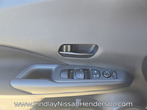 New 2025 Nissan Kicks Play S image 9