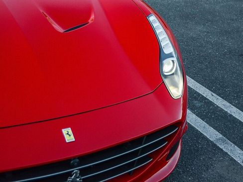 Used 2016 Ferrari California T image 14