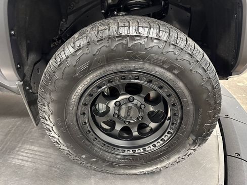 Used 2024 Toyota Tacoma TRD Off-Road AWD/4WD image 23