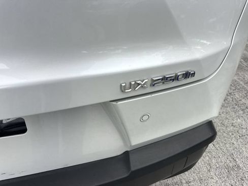 Used 2019 Lexus UX 250h w/ Premium Package AWD/4WD image 25