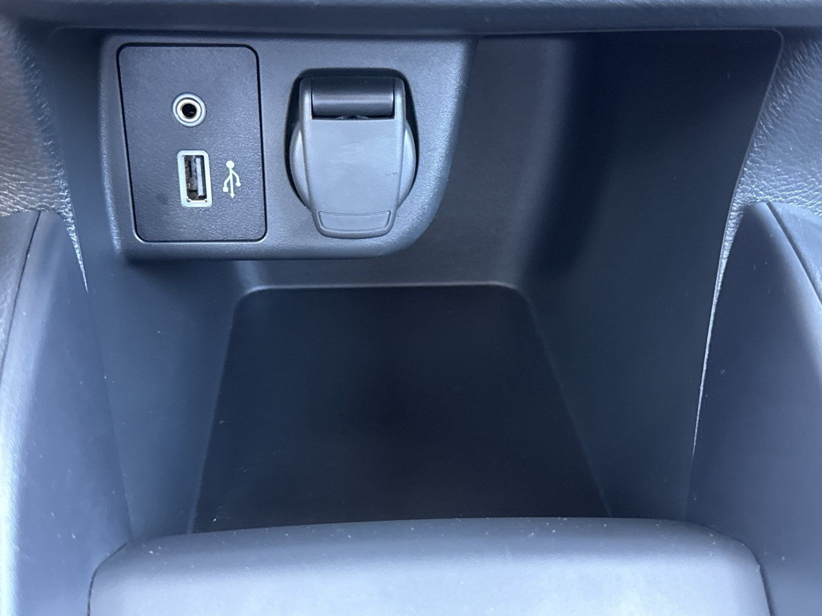 Used 2025 Nissan Versa S w/ S Plus Package FWD image 22