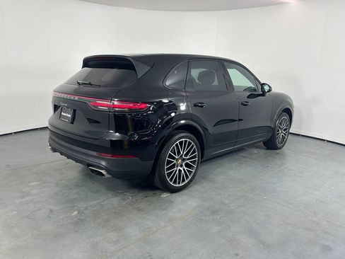 Certified 2021 Porsche Cayenne AWD/4WD image 6