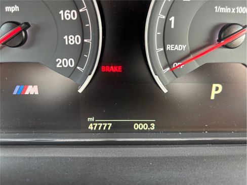 Used 2020 BMW M4 Convertible w/ Competition Package RWD image 28
