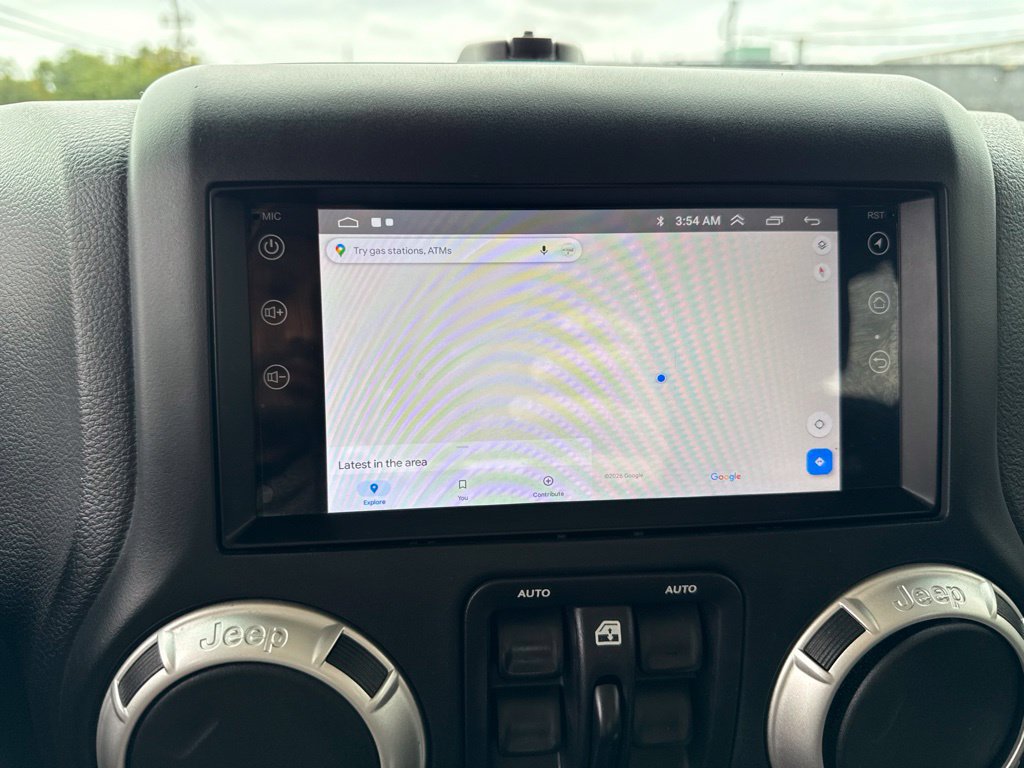 Used 2018 Jeep Wrangler Unlimited Sahara w/ Connectivity Group AWD/4WD image 8