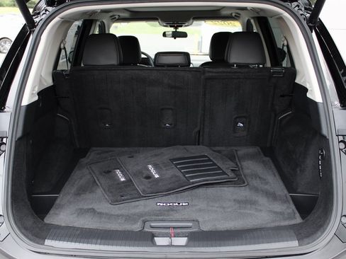 Certified 2022 Nissan Rogue SV w/ SV Premium Package image 20