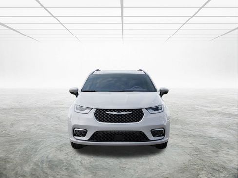 New 2025 Chrysler Pacifica Pinnacle w/ Trailer Tow Group image 6