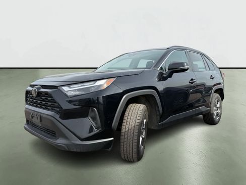 Used 2023 Toyota RAV4 XLE image 2