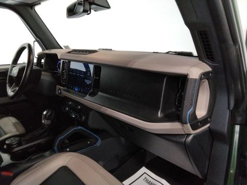 Used 2023 Ford Bronco Wildtrak image 44