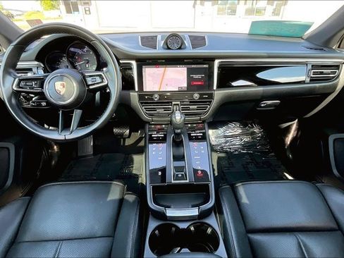 Used 2024 Porsche Macan image 7