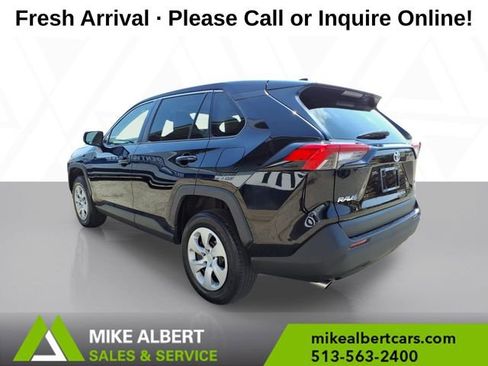 Used 2023 Toyota RAV4 LE AWD/4WD image 5