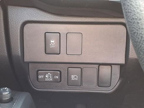 Used 2023 Toyota Tacoma SR image 17