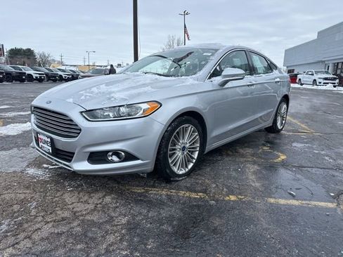 Used 2016 Ford Fusion SE w/ Equipment Group 202A image 12