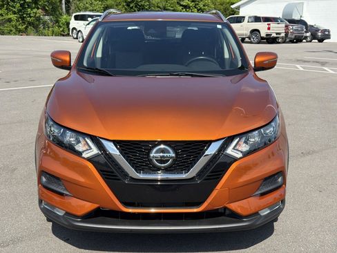 Used 2021 Nissan Rogue Sport SV FWD image 2