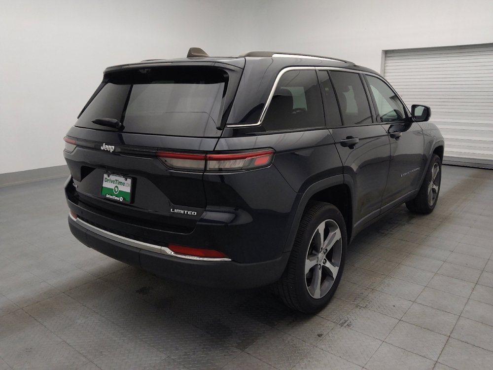 Used 2023 Jeep Grand Cherokee Limited w/ Luxury Tech Group II AWD/4WD image 9