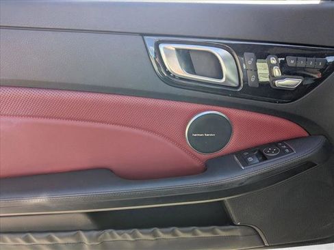 Certified 2018 Mercedes-Benz SLC 300 image 8
