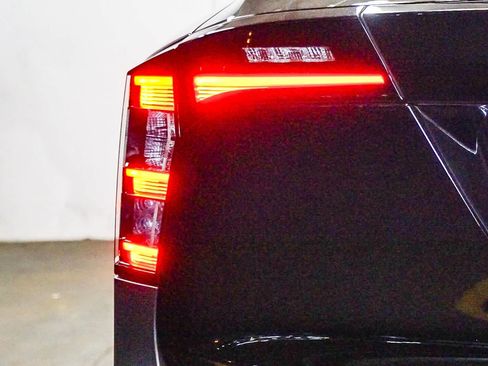 Used 2025 Nissan Kicks S FWD image 11