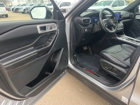 Used 2020 Ford Explorer ST image 9