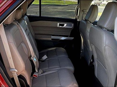 Certified 2024 Ford Explorer Limited image 19
