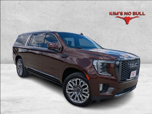 Used 2023 GMC Yukon XL Denali Ultimate w/ LPO, Floor Liner Package AWD/4WD image 1