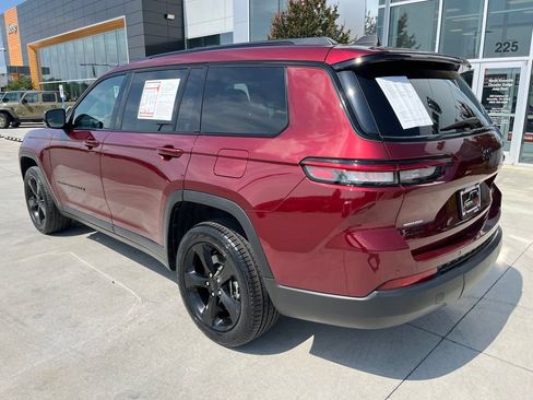 Used 2024 Jeep Grand Cherokee L Limited w/ Black Appearance Package AWD/4WD image 18