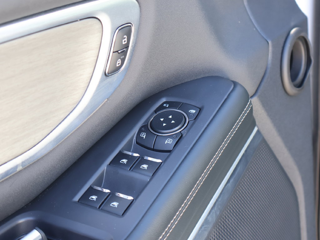 Used 2025 Ford Expedition Platinum AWD/4WD image 24
