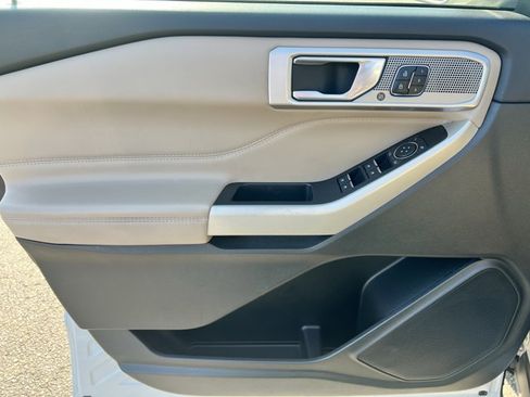 Used 2022 Ford Explorer Limited w/ Equipment Group 301A image 10