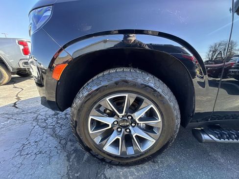 Used 2022 Chevrolet Tahoe Z71 w/ Z71 Off-Road Package AWD/4WD image 10