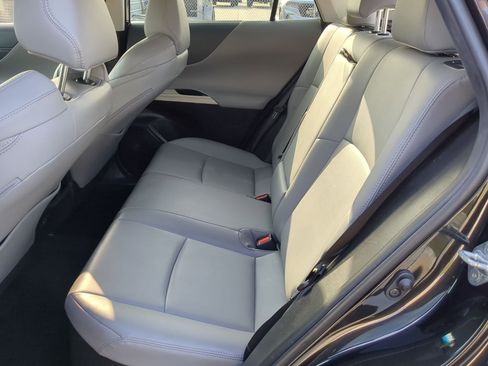 Used 2023 Toyota Venza XLE image 26