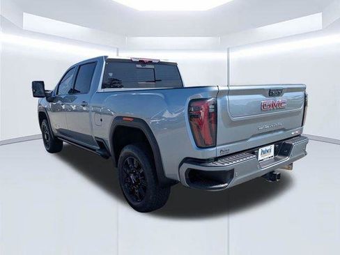 Used 2024 GMC Sierra 2500 AT4 w/ Technology Package AWD/4WD image 7
