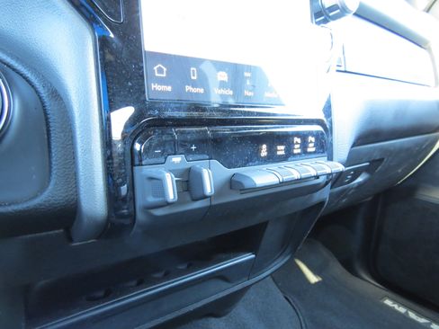 Certified 2024 RAM 2500 Big Horn w/ Night Edition image 29