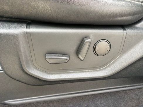 Used 2020 Ford F150 Lariat w/ Equipment Group 502A Luxury image 38