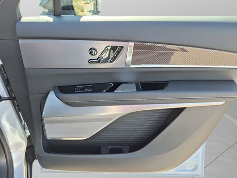 New 2026 Cadillac Vistiq Luxury AWD/4WD image 13