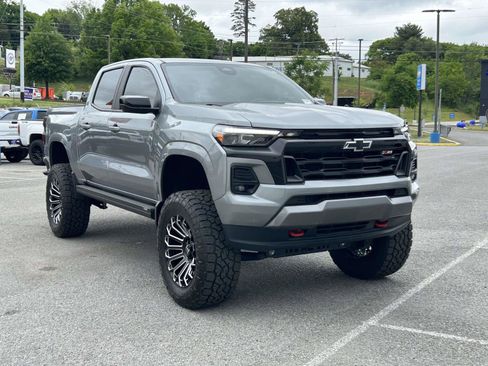 Used 2024 Chevrolet Colorado Z71 w/ Z71 Convenience Package 2 AWD/4WD image 1