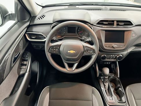 Used 2023 Chevrolet TrailBlazer LS FWD image 6
