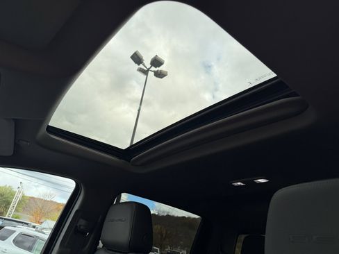 Used 2023 GMC Sierra 2500 Denali w/ Denali Ultimate Package image 26