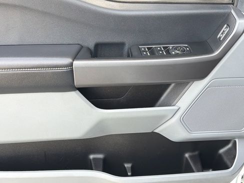 Used 2025 Ford F250 XLT image 3