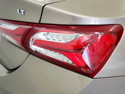 Used 2022 Chevrolet Malibu LT image 15