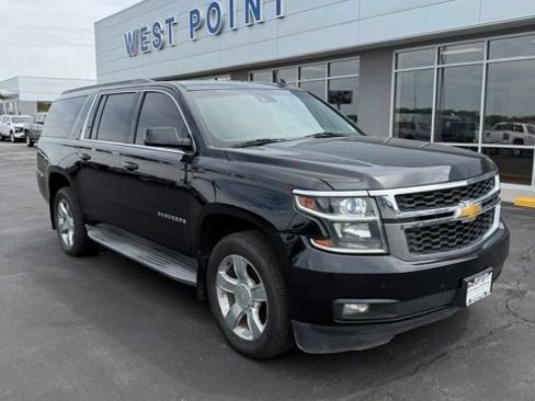 Used 2015 Chevrolet Suburban LT w/ Luxury Package AWD/4WD image 2