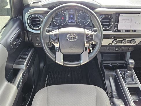Used 2020 Toyota Tacoma 2WD Double Cab image 7