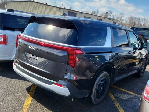 Used 2026 Kia Carnival LX image 5