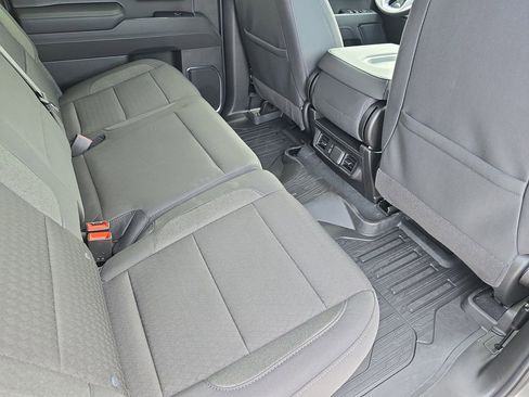 New 2026 GMC Sierra 1500 SLE image 11