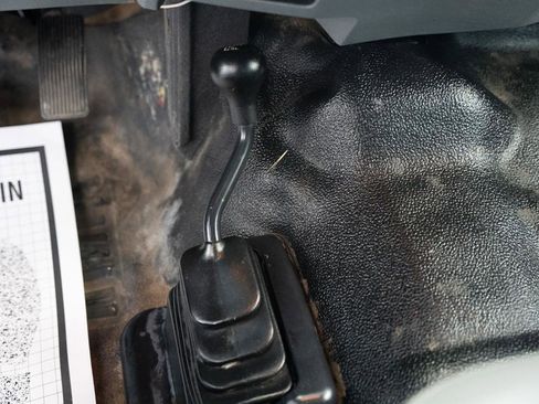 Used 2011 Ford F250 XL w/ Skid Plate Pkg AWD/4WD image 17