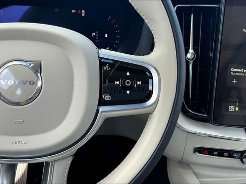 Used 2026 Volvo XC60 B5 Ultra w/ Protection Package Premier image 24